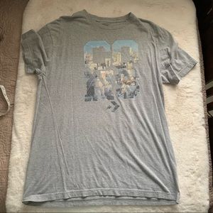 Converse Men’s Large gray T-shirt